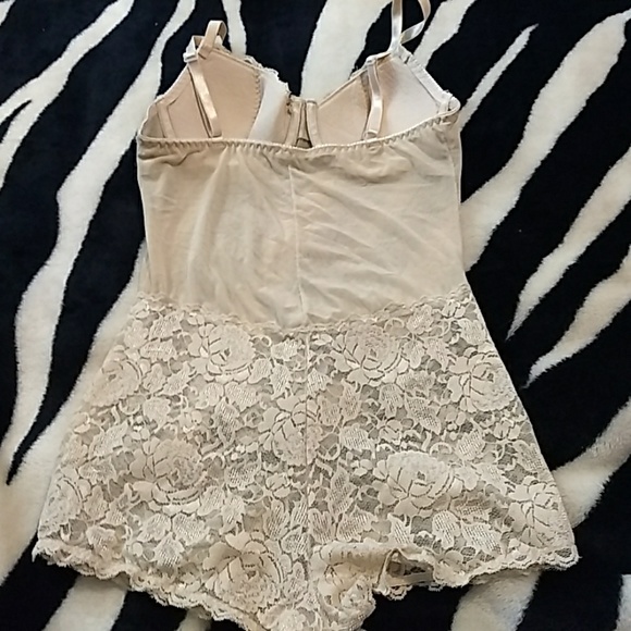 SOLD Bra and camisole jumper lot - Picture 4 of 5